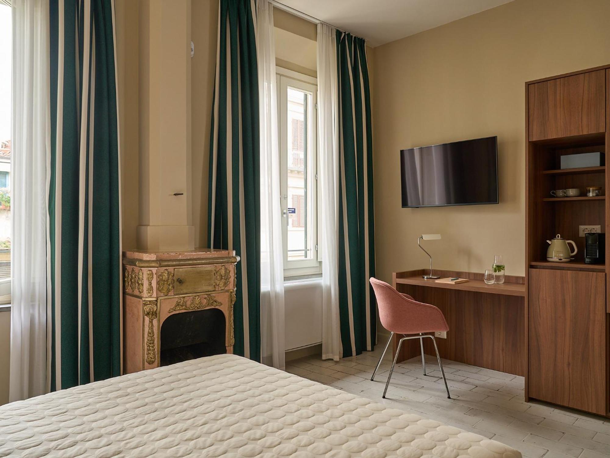 Medium Room
