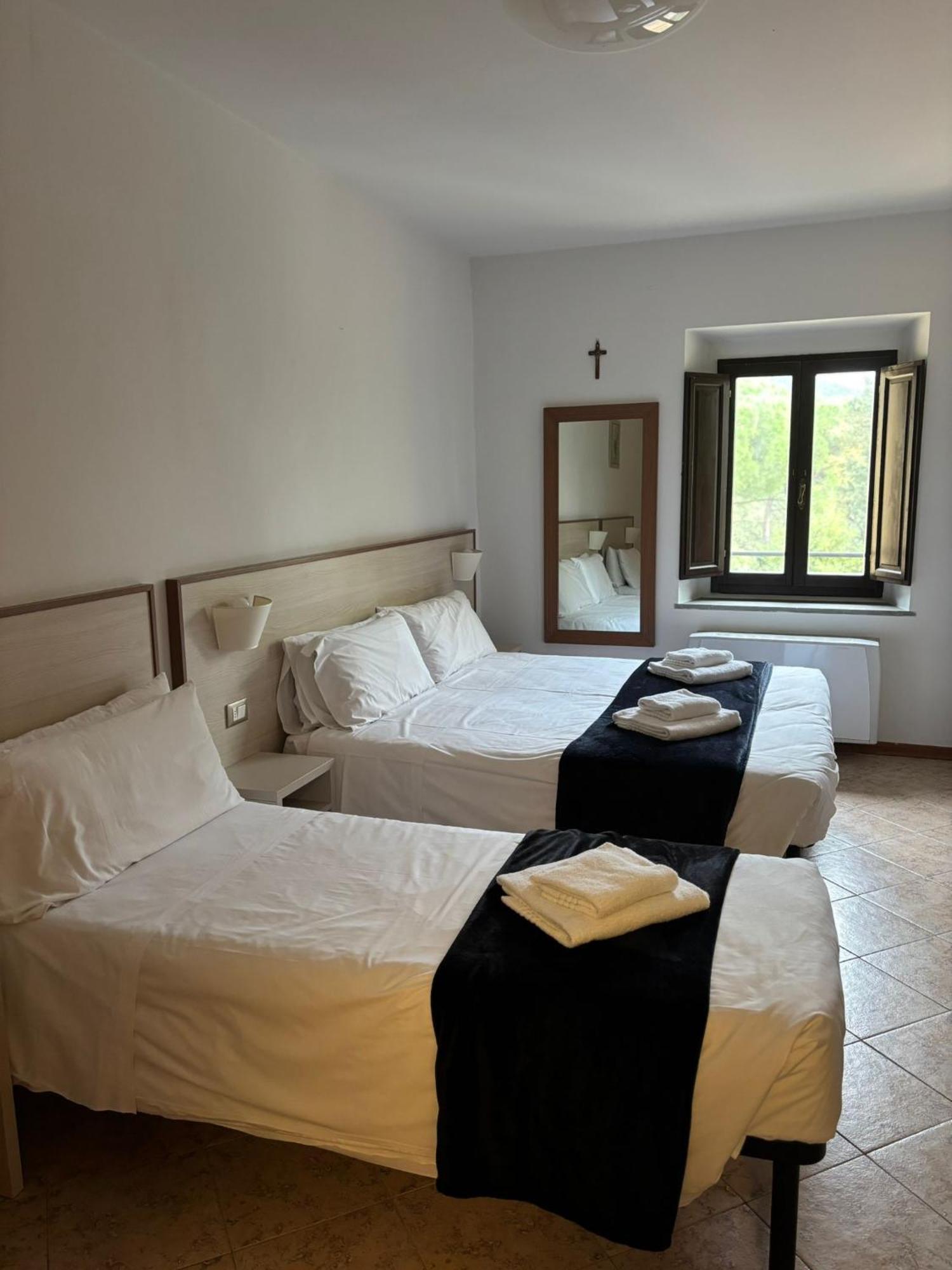 Economy Triple Room