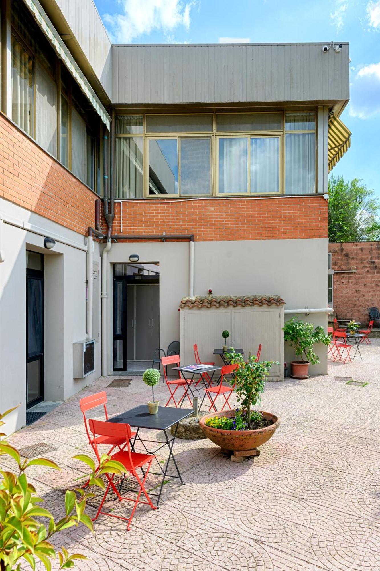 Studio Garden View