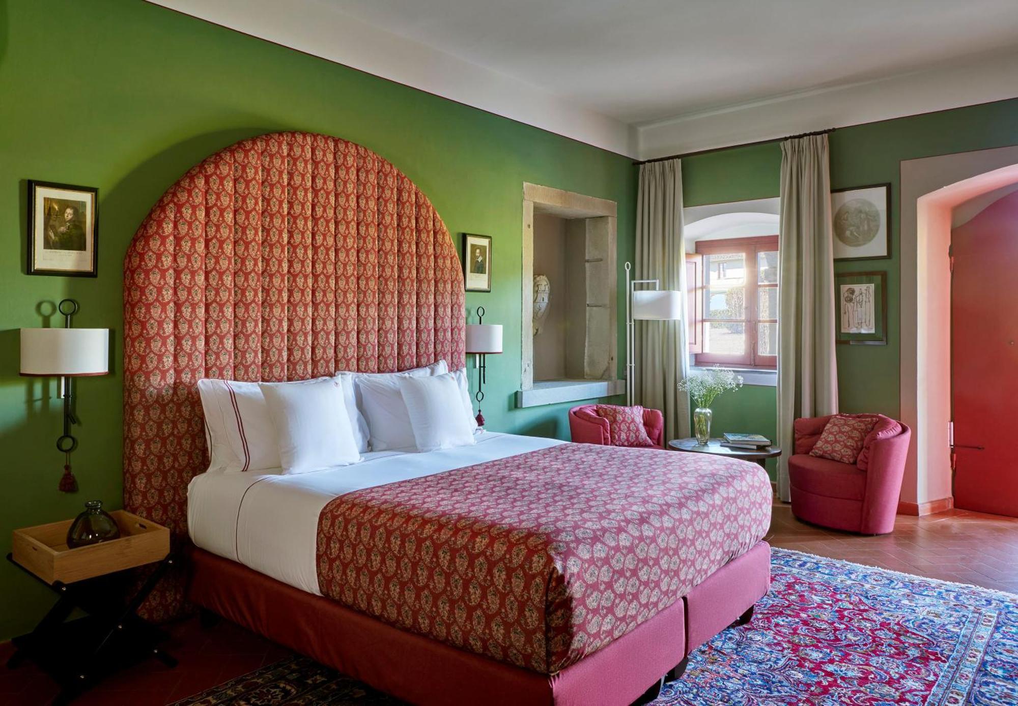 Deluxe Room,1769945115:JPEG