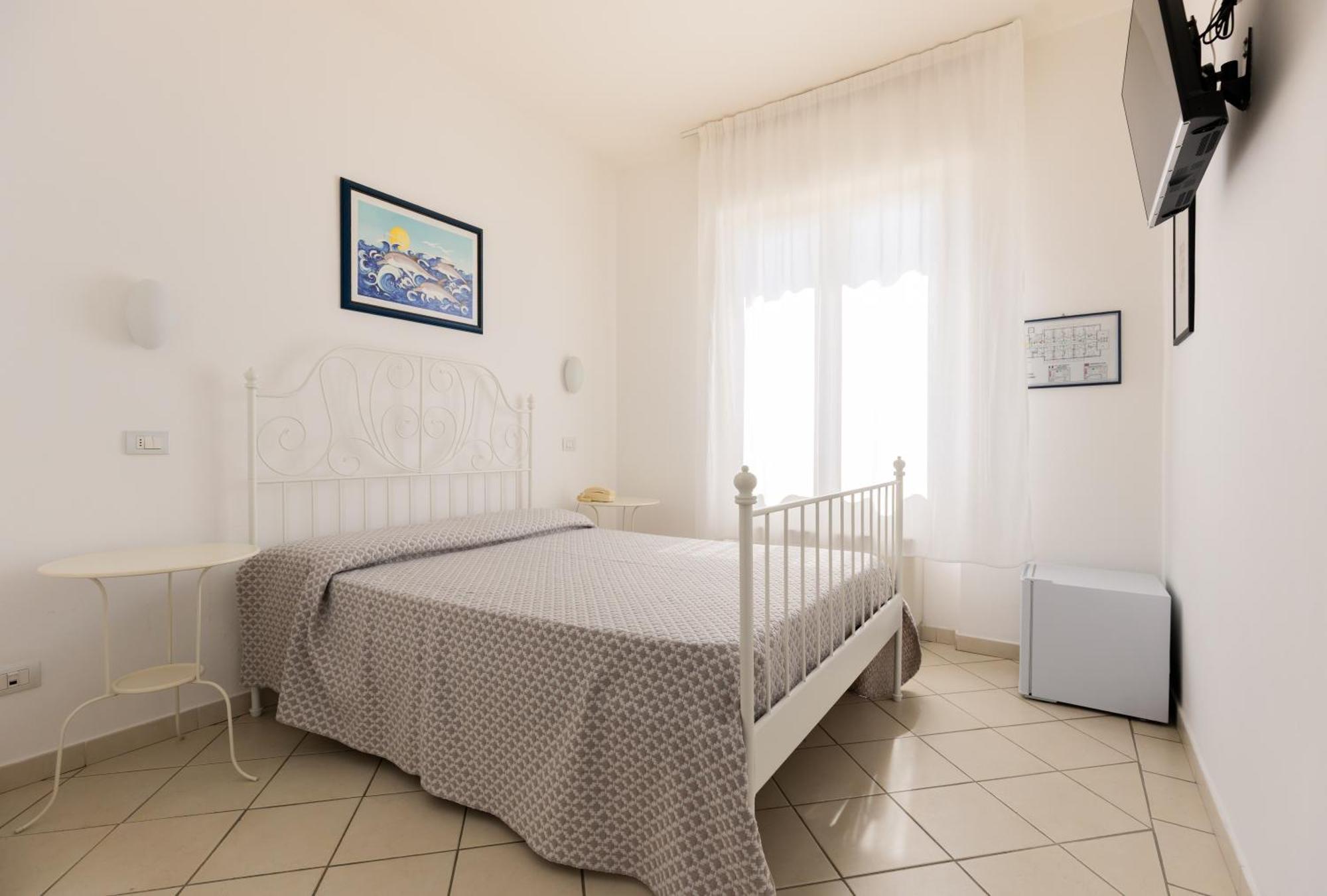 Single Room,1770465461:JPEG