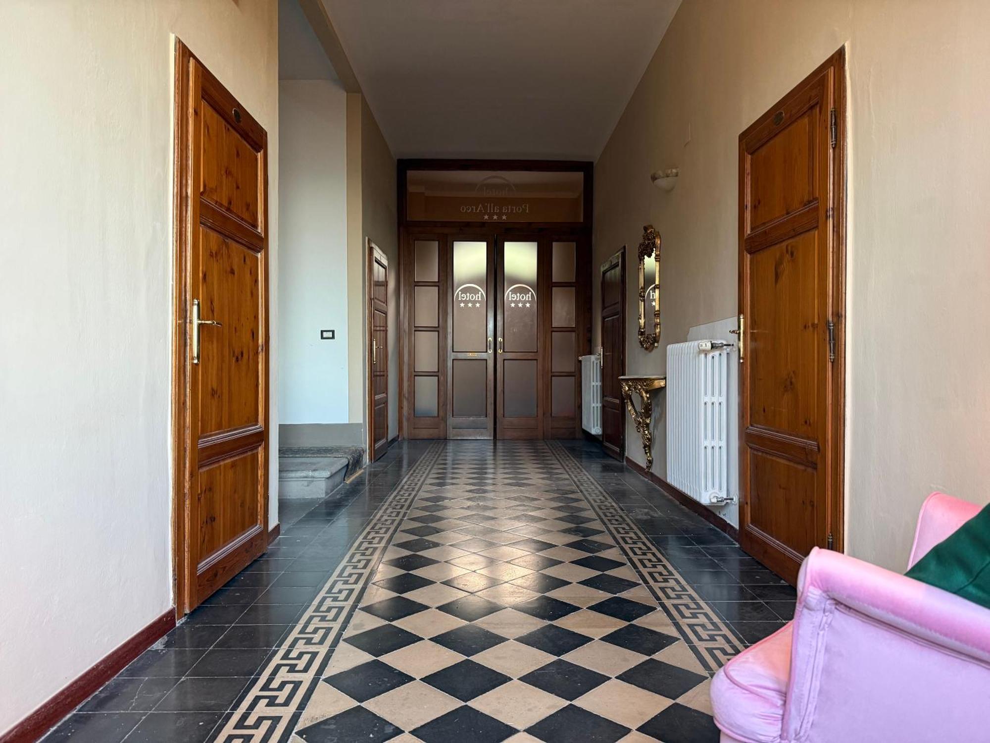 Double Room,1771565122:JPEG