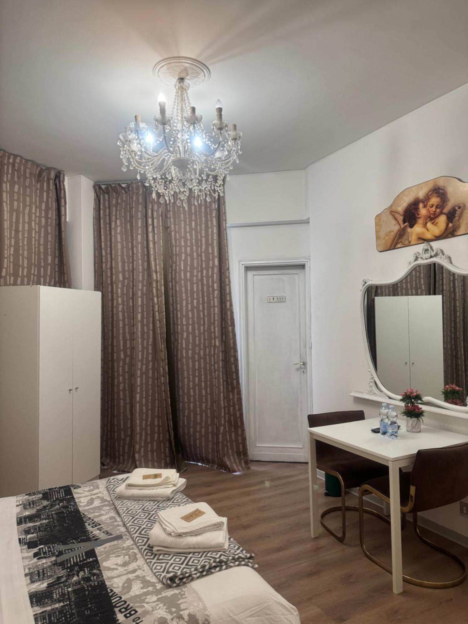 Double Room Private Bathroom