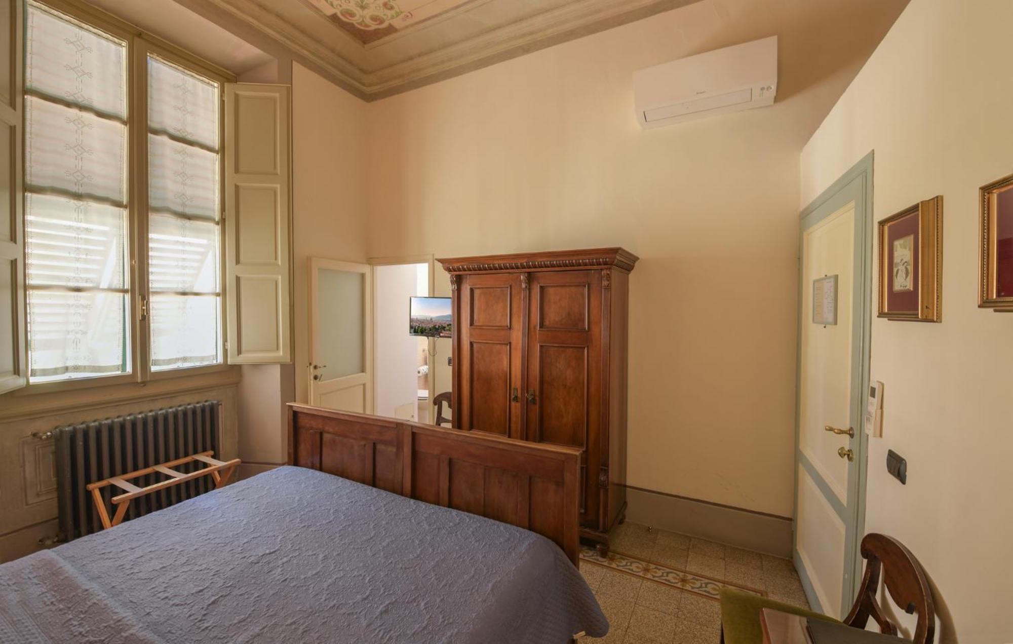 Double or Twin Room Private Bathroom