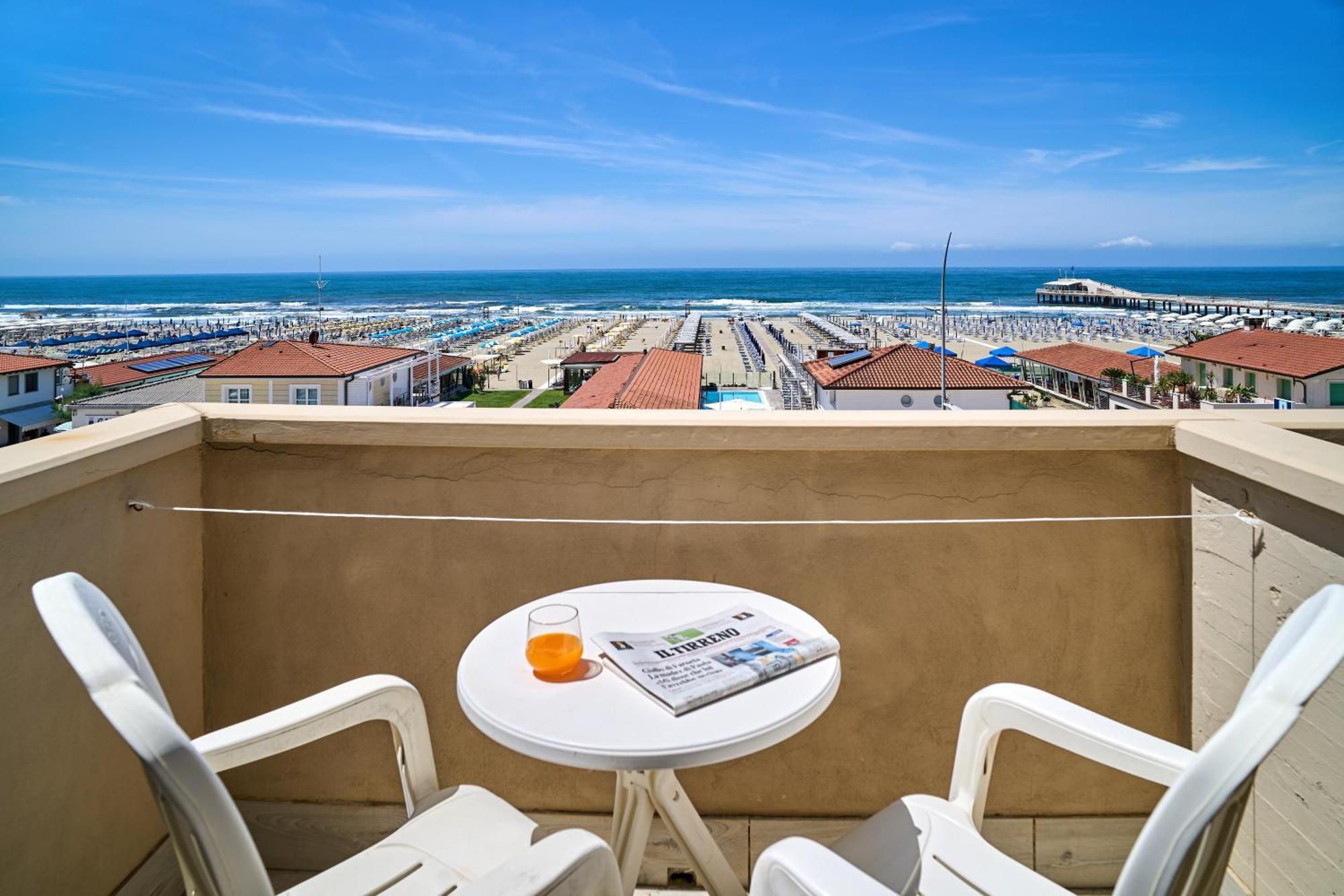 Double or Twin Room Sea View