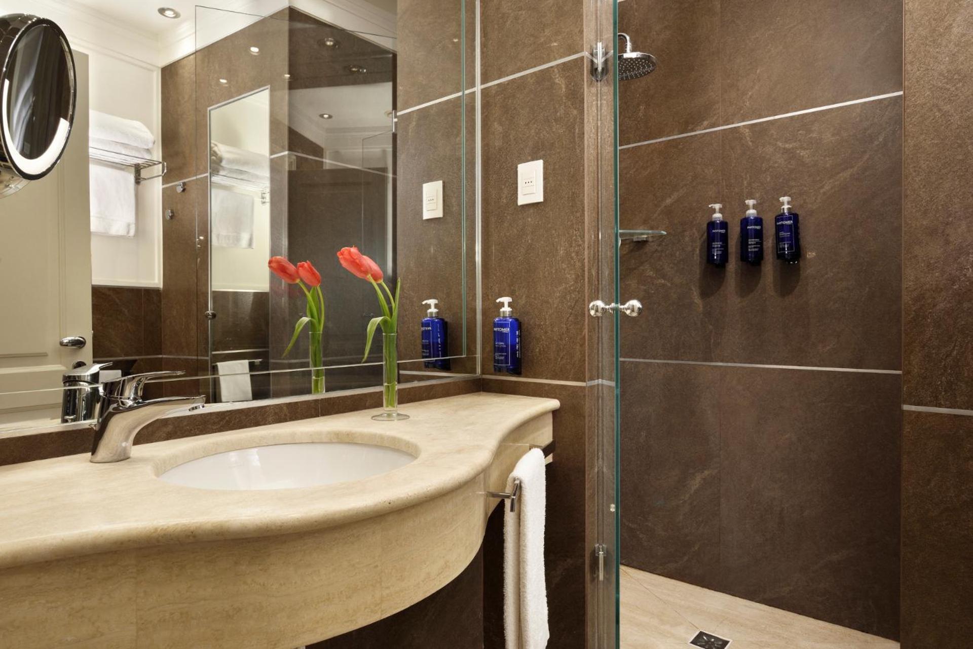 Deluxe Double or Twin Room City View