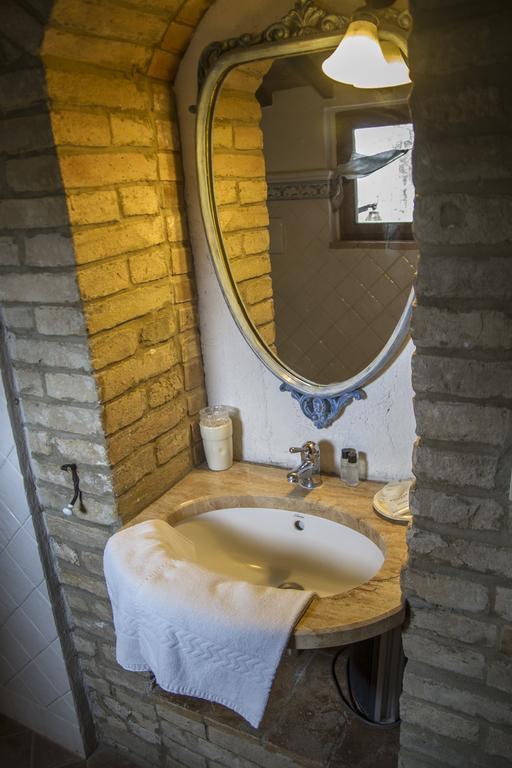 Large Double Room,985147561:JPEG