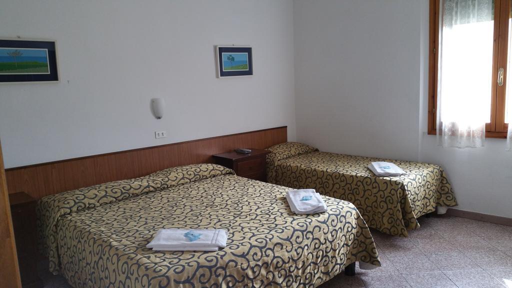 Triple Room,194890105:JPEG