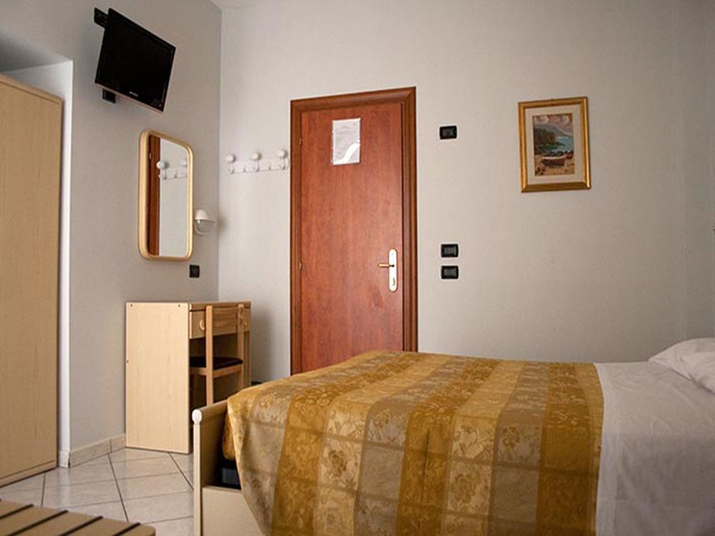 Triple Room,210346271:JPEG