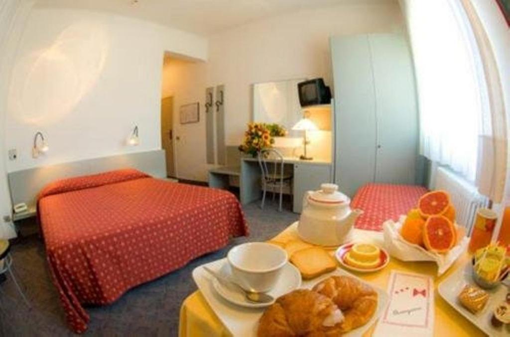 Triple Room,50863411:JPEG
