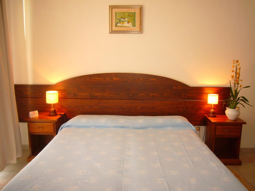 Double or Twin Room,639978351:JPEG