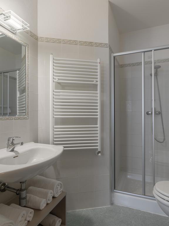 Double or Twin Room Private Bathroom,257392225:JPEG