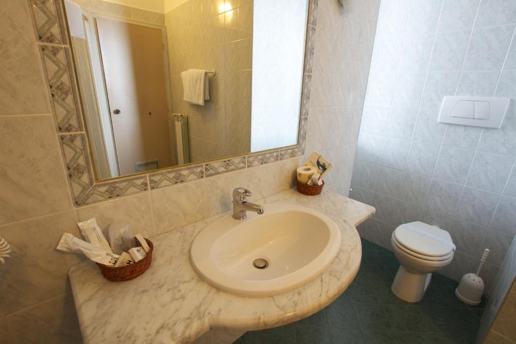 Double or Twin Room,26679161:JPEG