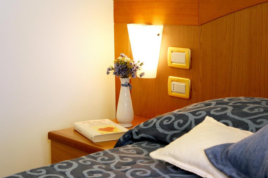 Classic Single Room,272303889:JPEG