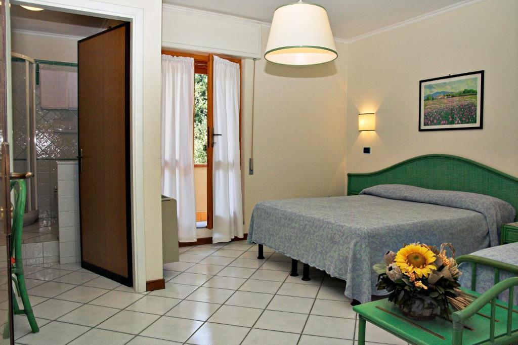 Single Room Balcony,724311193:JPEG