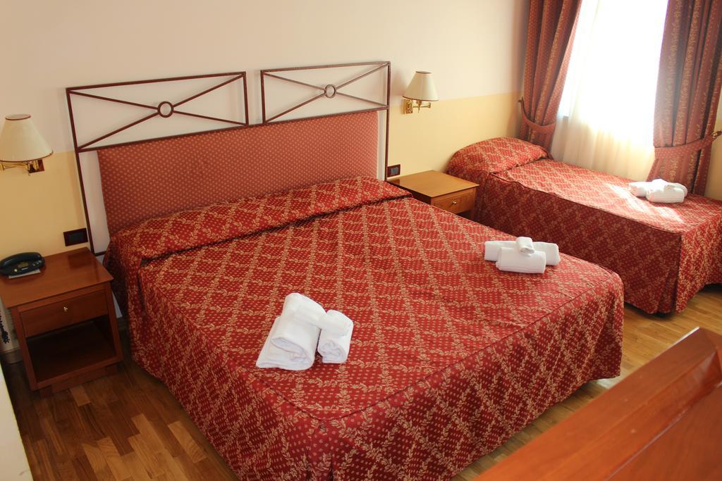 Triple Room,398533878:JPEG