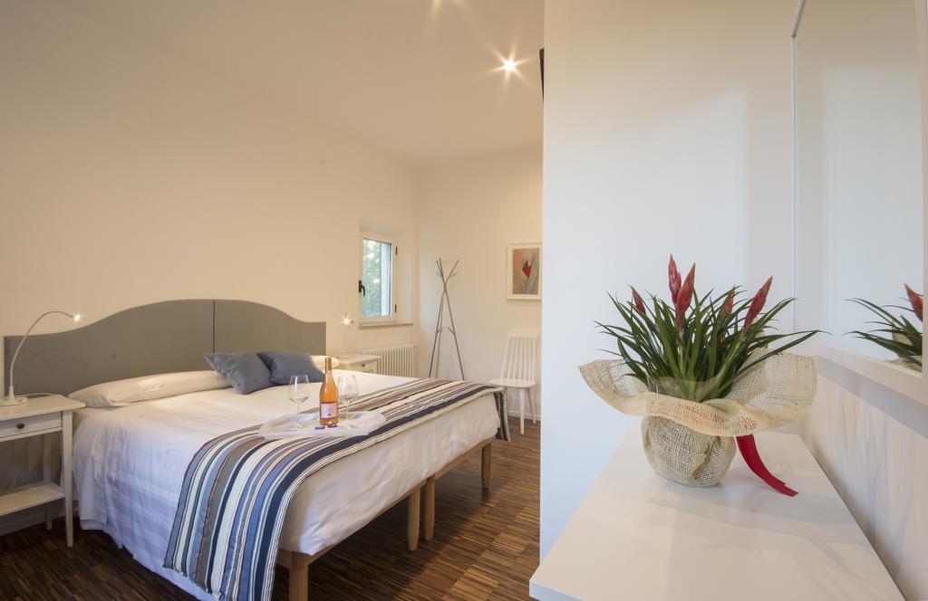 Two-Bedroom Apartment,328210963:JPEG