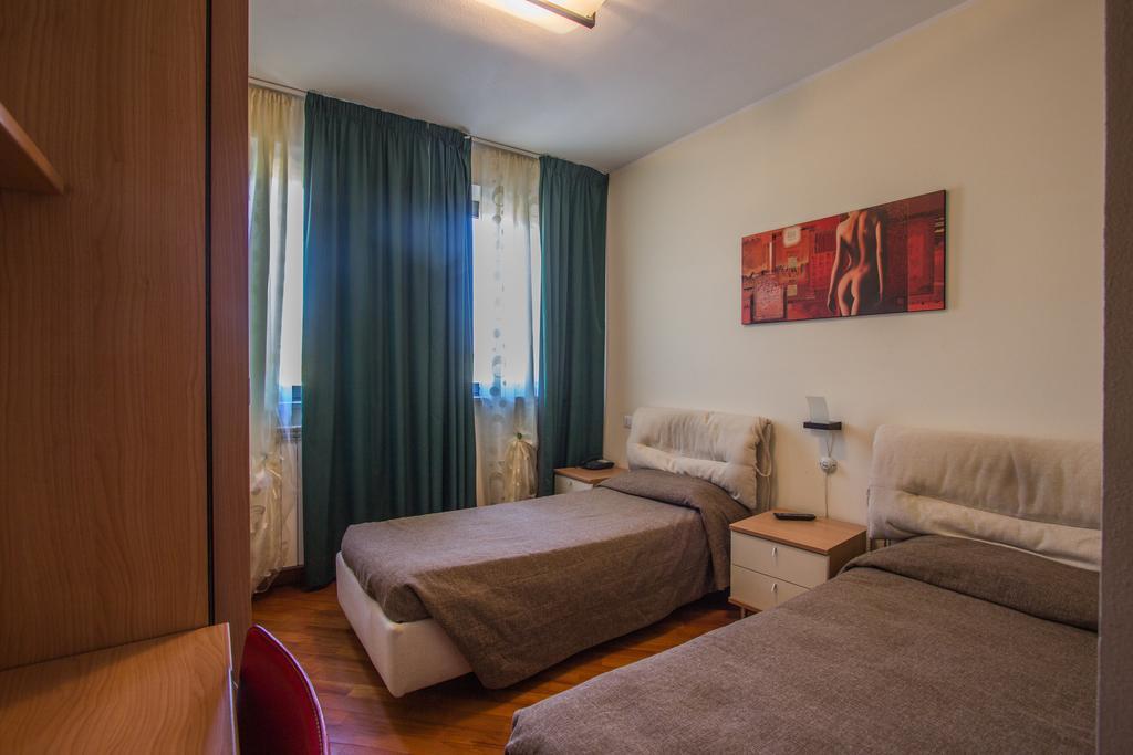 Deluxe Double or Twin Room,399891030:JPEG