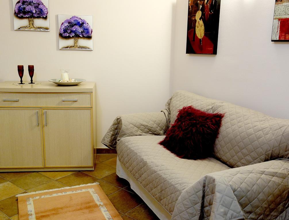 Superior One-Bedroom Apartment