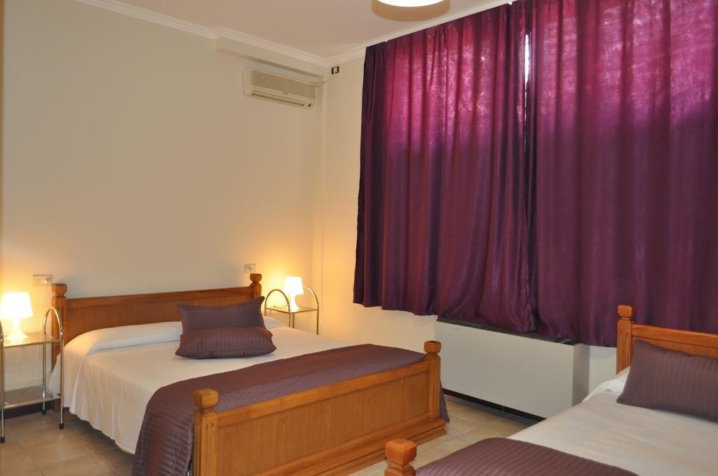 Triple Room,414922323:JPEG