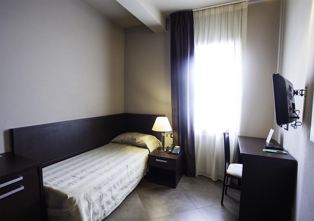 Single Room,1029429106:JPEG