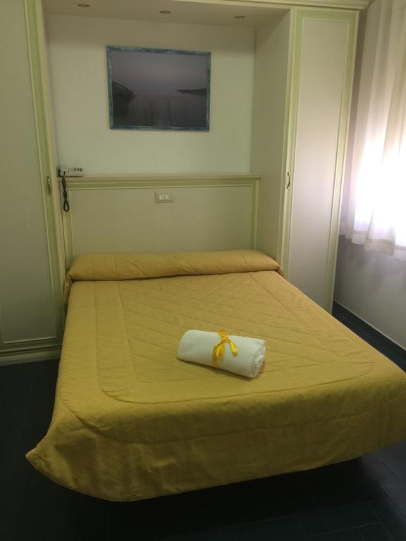 Single Room,425125950:JPEG