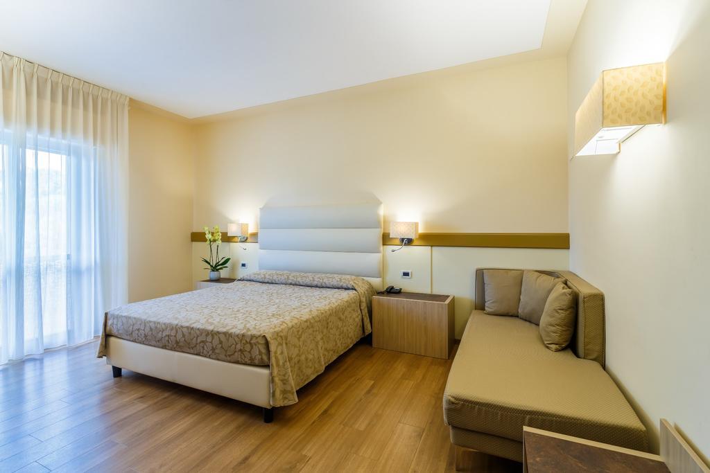 Superior Triple Room,706009867:JPEG