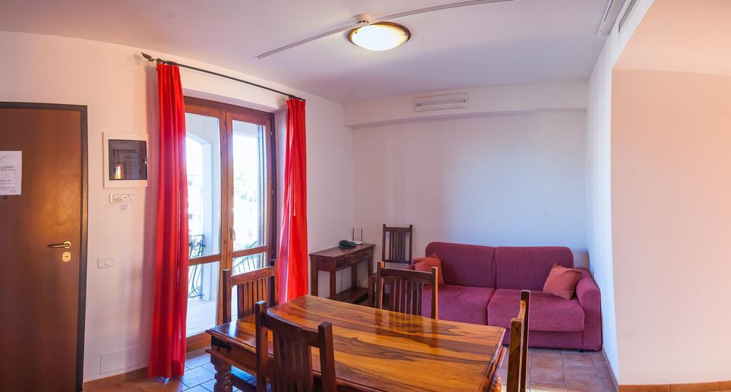 One-Bedroom Apartment,1216451368:JPEG