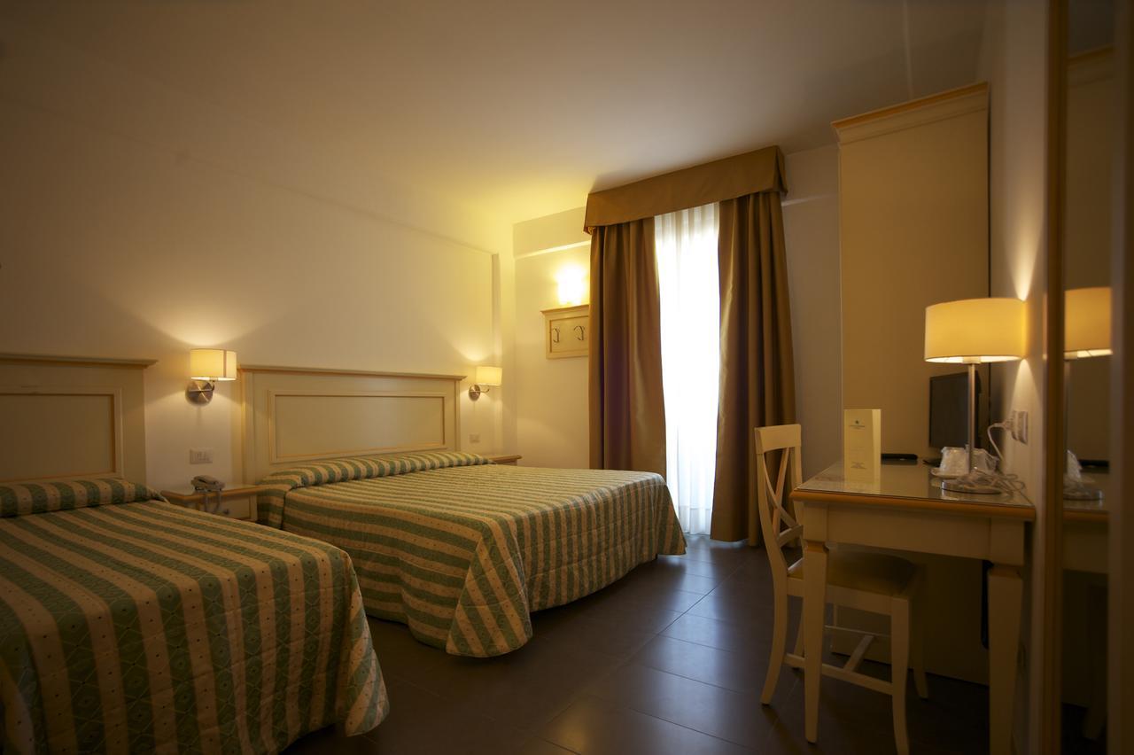Triple Room Balcony,527220327:JPEG