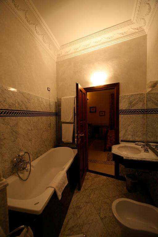Standard Double Room,652628604:JPEG