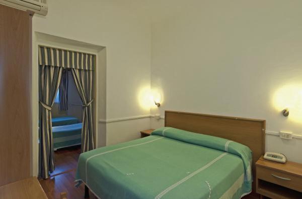 Large Double Room,823286789:JPEG