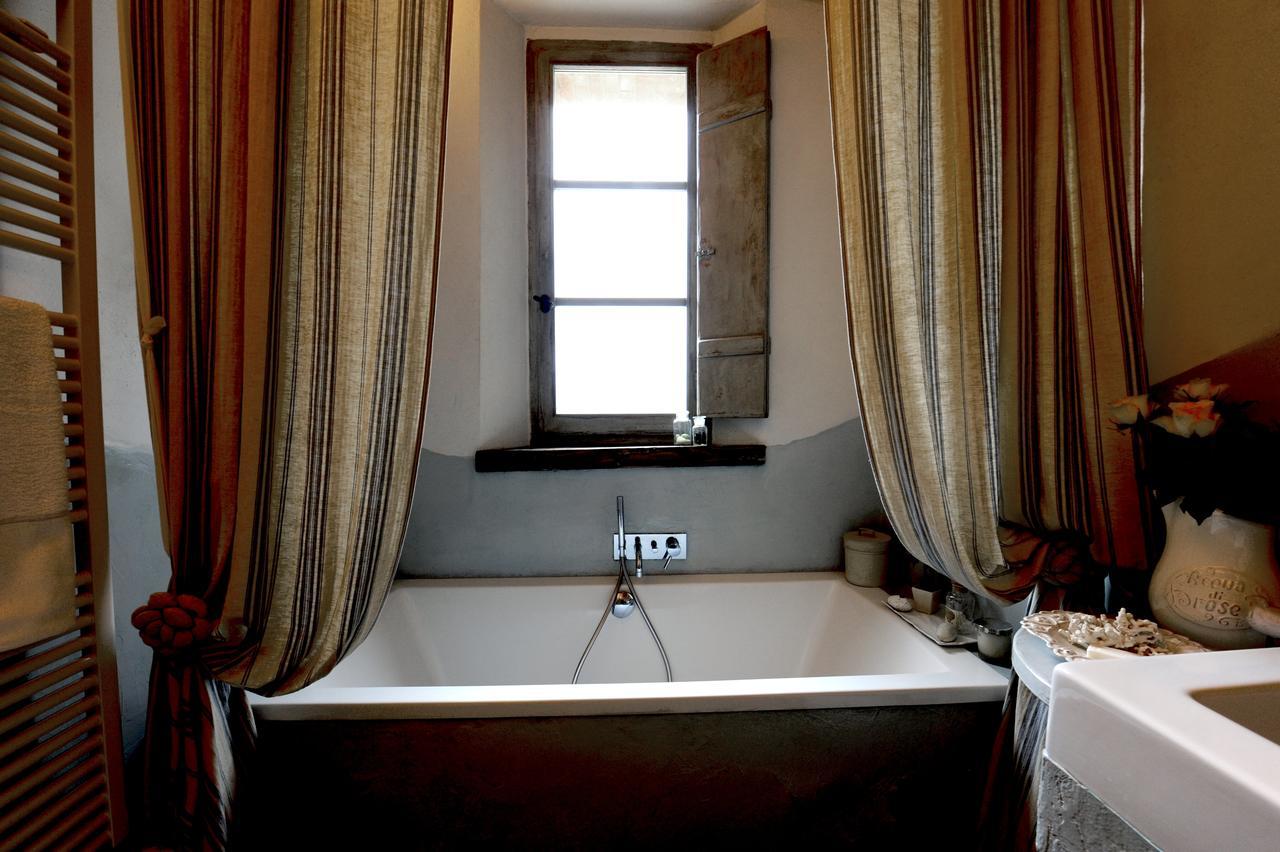 Deluxe Double Room Bath