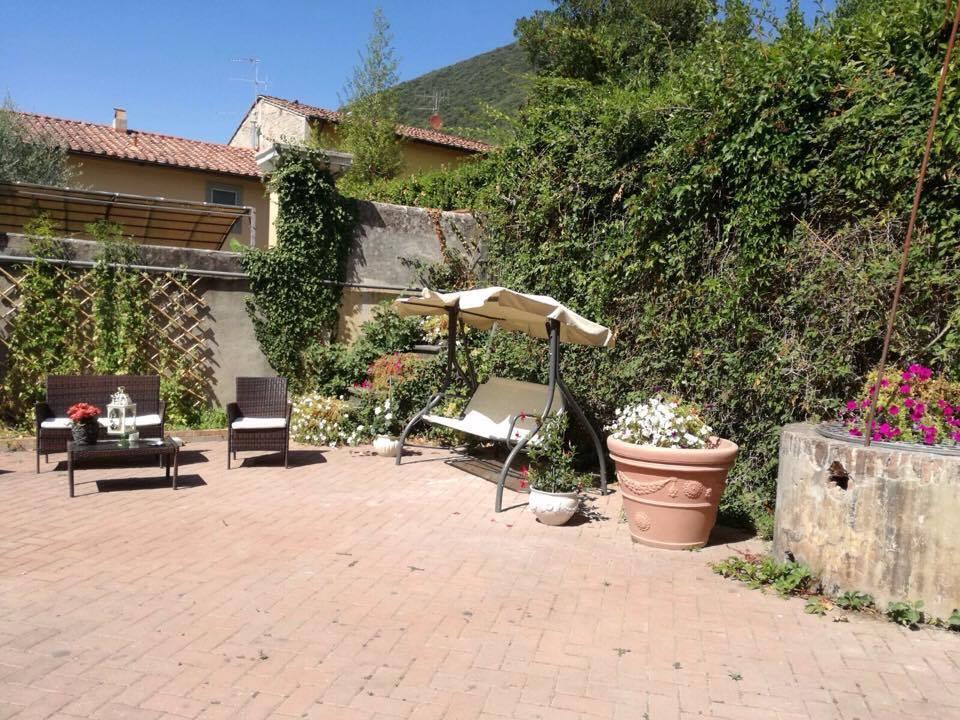 Camera Matrimoniale con Vista Giardino