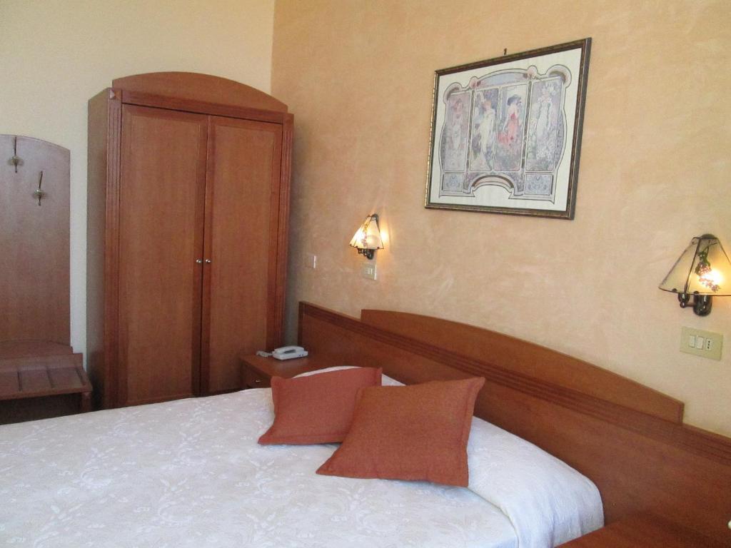 Double Room Lateral Sea View