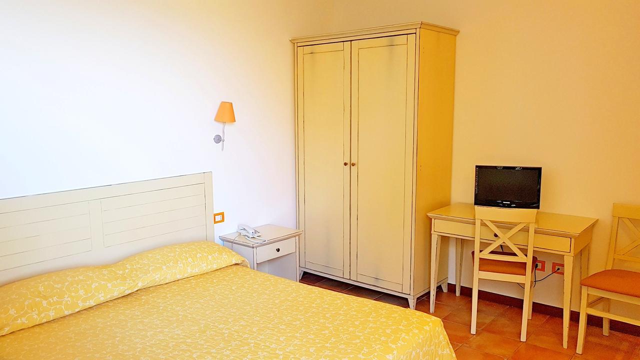 Deluxe Double Room Sea Front View,1600614751:JPEG