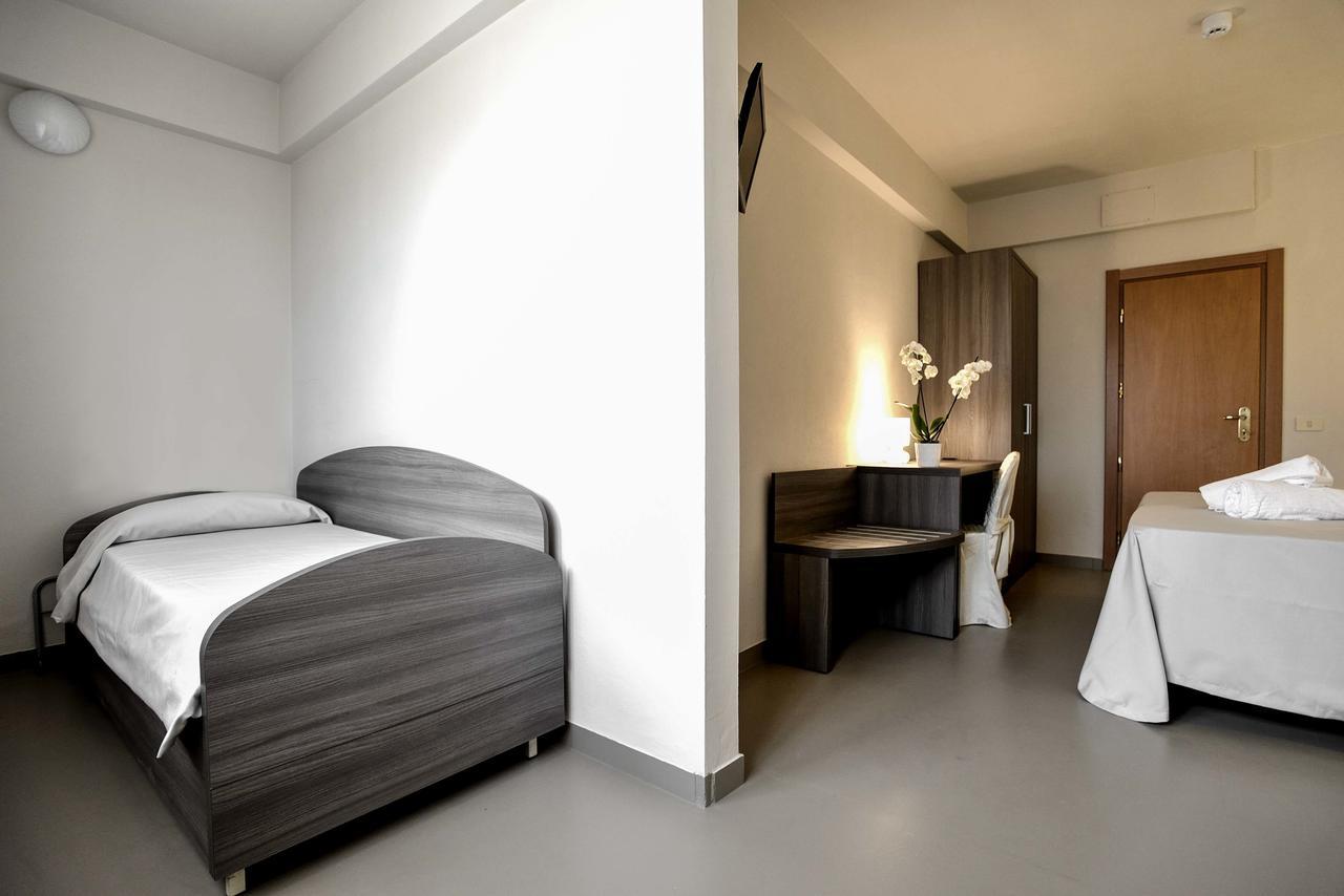 Quadruple Room,640672326:JPEG
