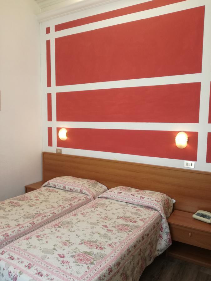 Triple Room,643427247:JPEG