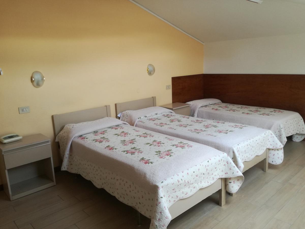 Basic Triple Room,664082232:JPEG