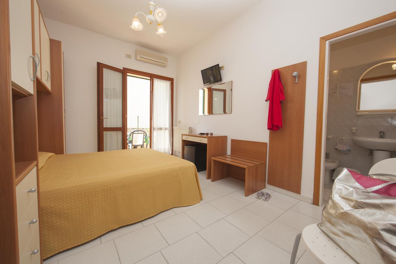 Double Room,832152026:JPEG