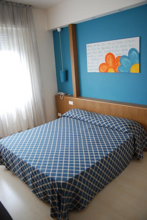 Double or Twin Room,1218370351:JPEG
