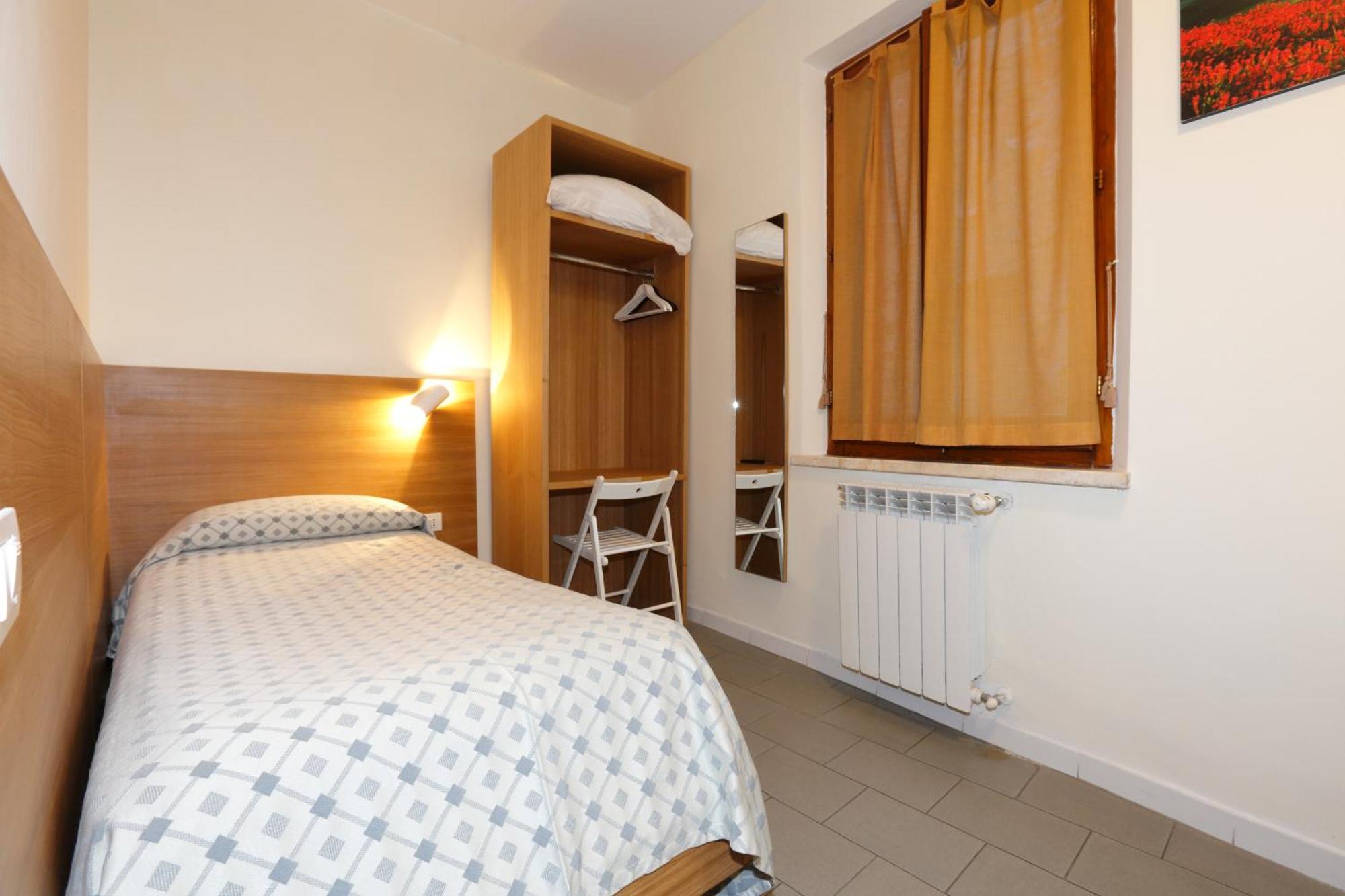 Single Room,835004540:JPEG