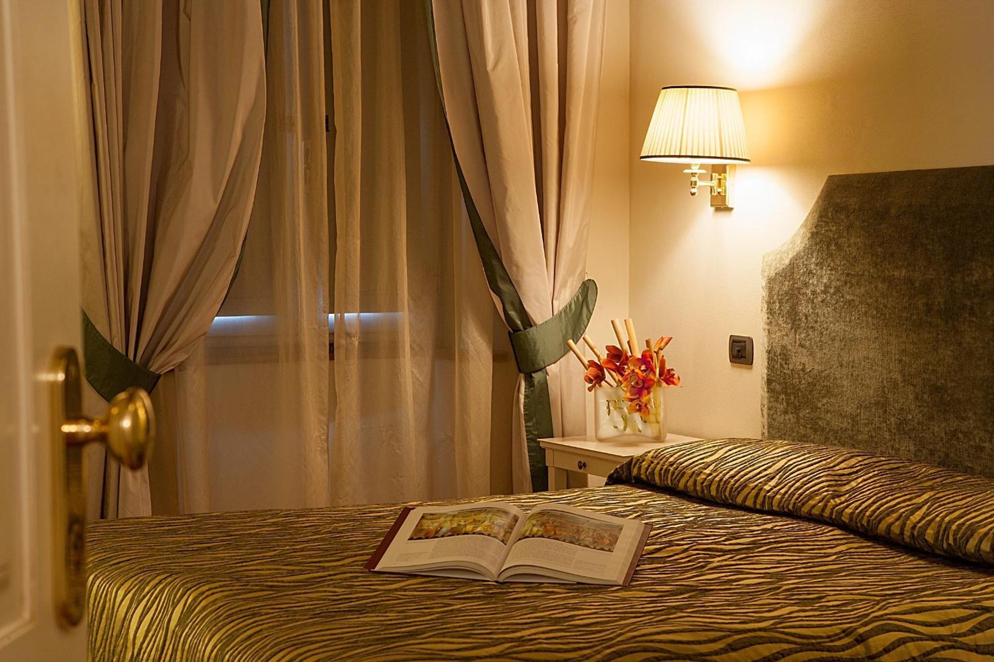 Double Room,705225346:JPEG