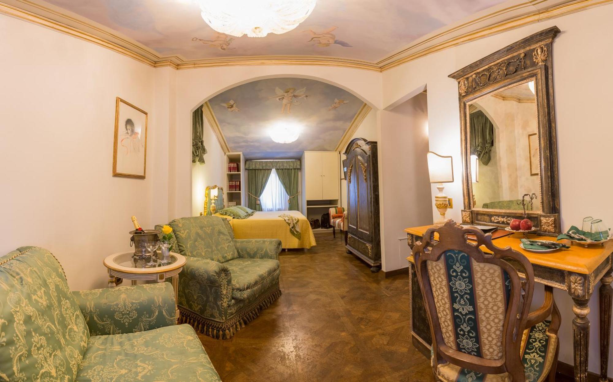 Junior Suite,746374280:JPEG