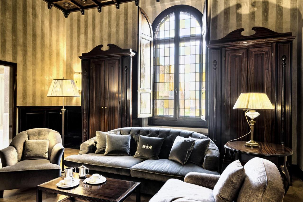 Executive Family Room