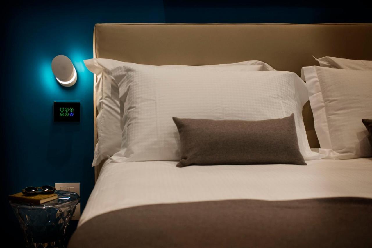 Small Double Room,737928184:JPEG