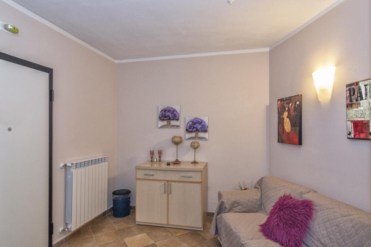 Superior One-Bedroom Apartment