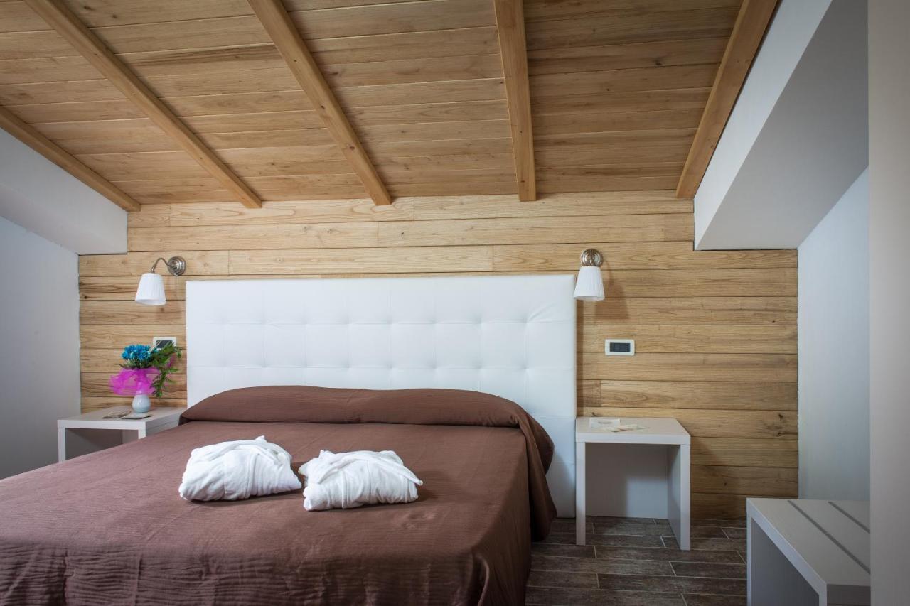 Small Double Room,1537143898:JPEG