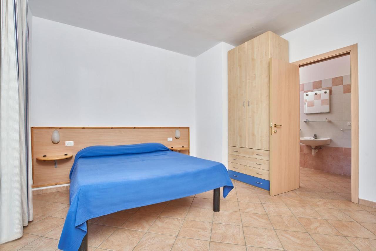 One-Bedroom Apartment,762755251:JPEG