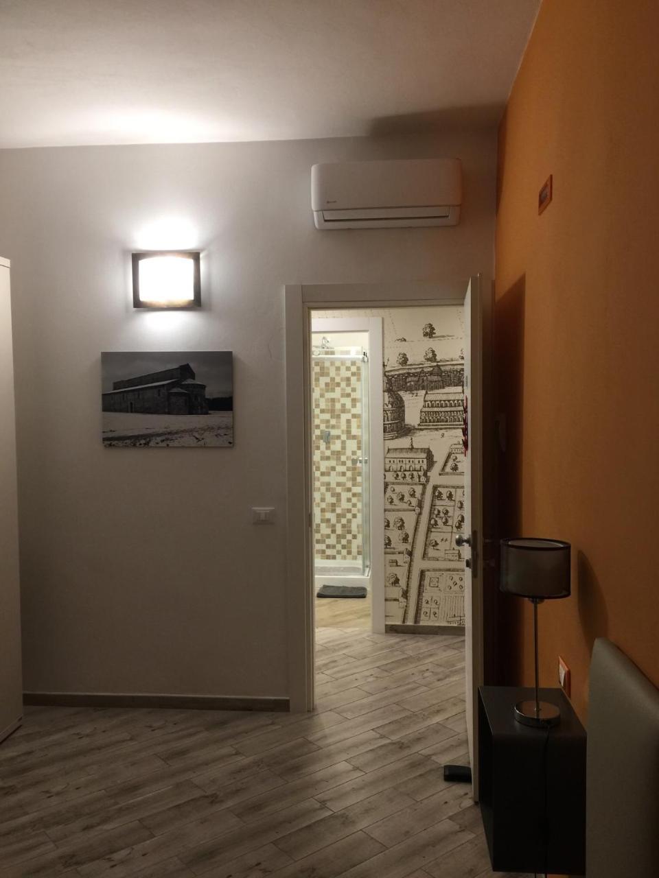 Double or Twin Room Private External Bathroom