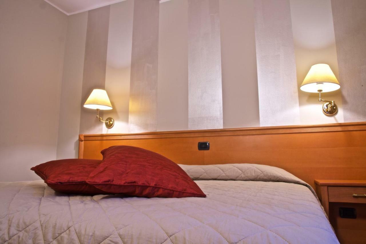 Superior Double or Twin Room,784433892:JPEG